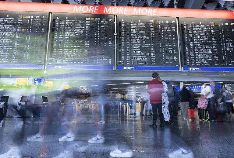 Caos en los viajes de miles de personas por huelga de Lufthansa