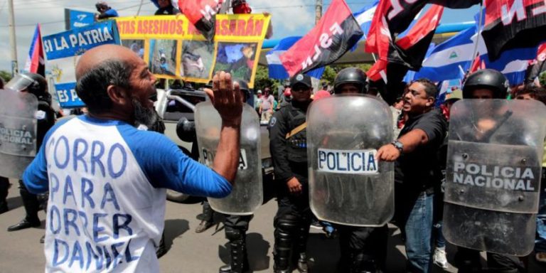 La sociedad debe levantarse ante toda forma de represión y dictadura, sea de derecha o izquierda