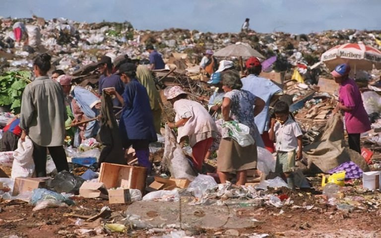 La mala praxis política es la causa de alto porcentaje de pobres en un país rico