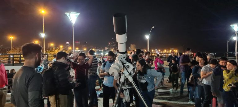 Gran concurrencia para ver las estrellas