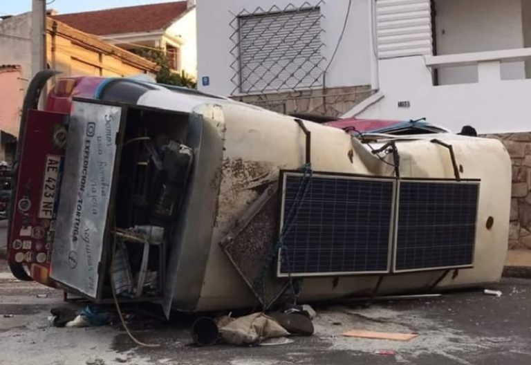 Un accidente en Asunción cambia los planes de turistas argentinos