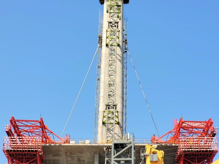 Instalaron el primer cabo atirantado del puente Héroes del Chaco