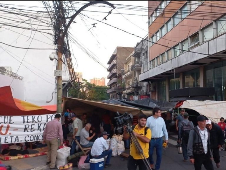 Tráfico del centro entorpecido por marcha campesina