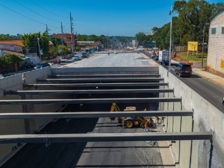 Llega abril y obra prometida para marzo aún no va concluyendo