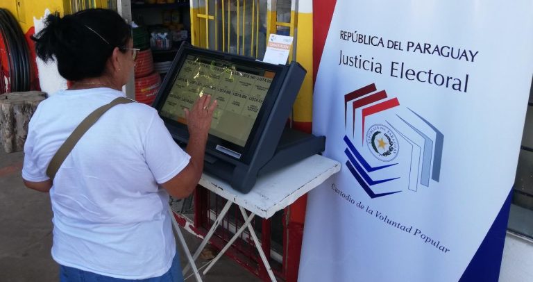 Presidente de la Justicia Electoral aclara que no se puede usar ayudamemoria en votaciones