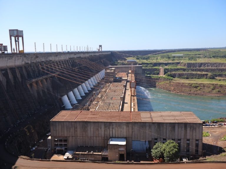 En los primeros cuatro meses de 2023, Itaipú entregó 6.9 Gwh de energía al país