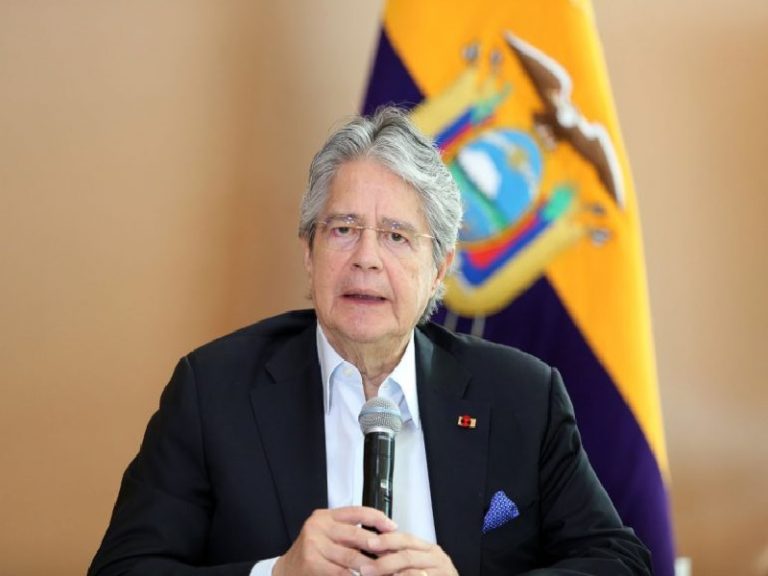 Lasso hará trabajar horas extra a su lapicera, luego de disolver el Congreso de Ecuador