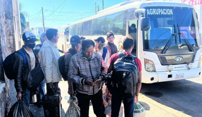 La Policía despeja la avenida Eusebio Ayala, cerca del TSJE. Indígenas regresan a sus casas