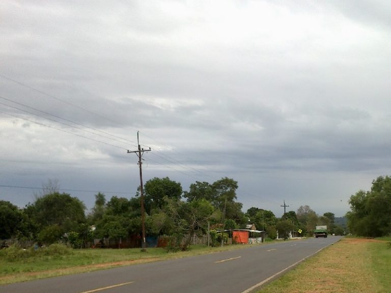 Hoy será un día caluroso, pero vuelven las lluvias y el frío