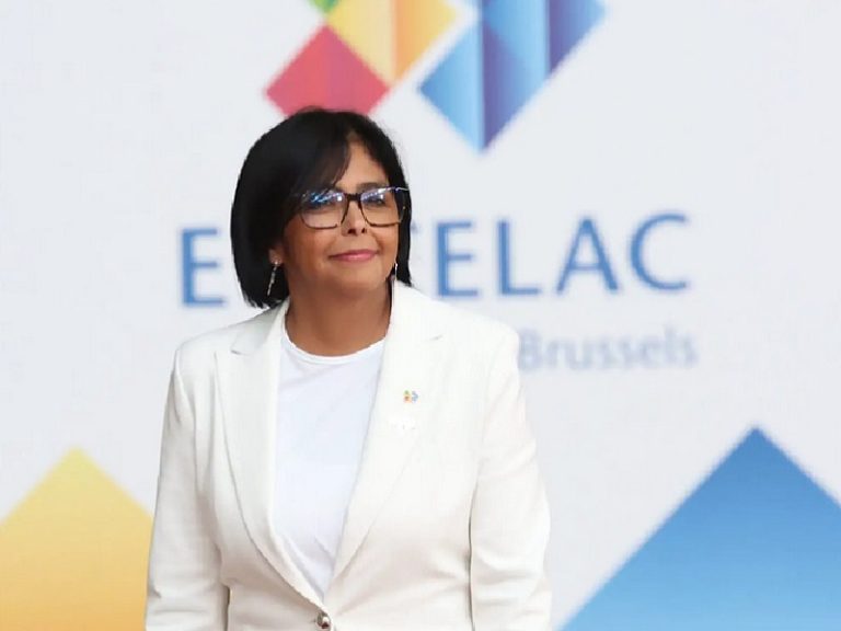 Vicepresidenta de Venezuela exige pago de la deuda paraguaya a Mario Abdo