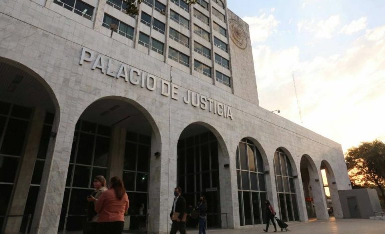 La Corte trata de impedir votación de funcionarios públicos en gremio de abogados