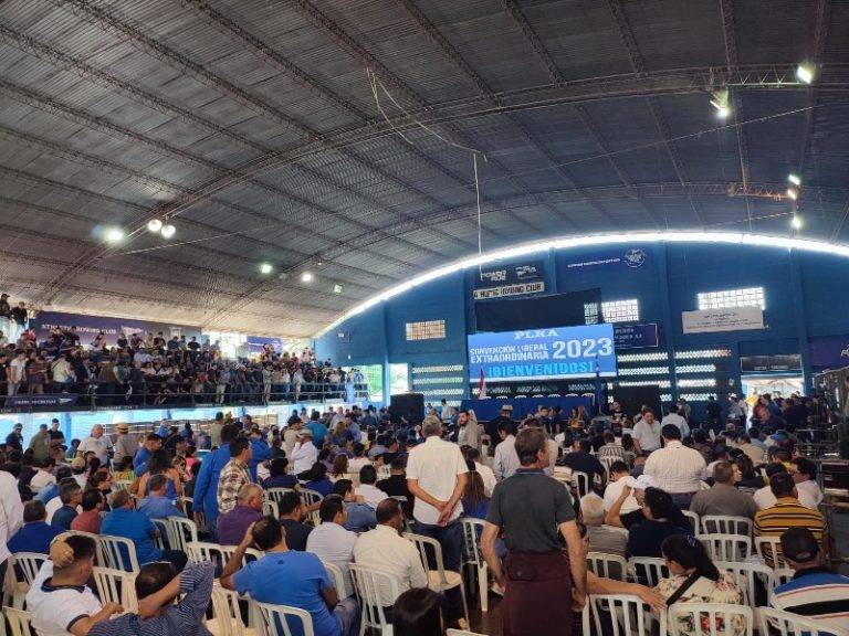 Altercados, gritos e insultos en el inicio de la convención Liberal