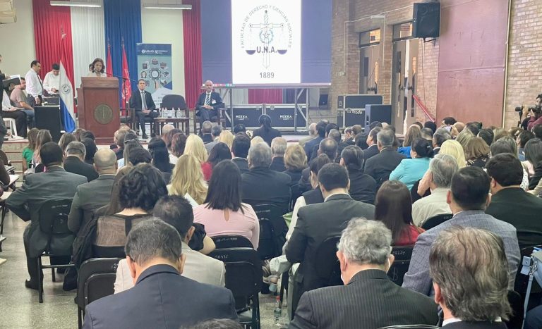 Derecho UNA inauguró sesión del Claustro de Docentes