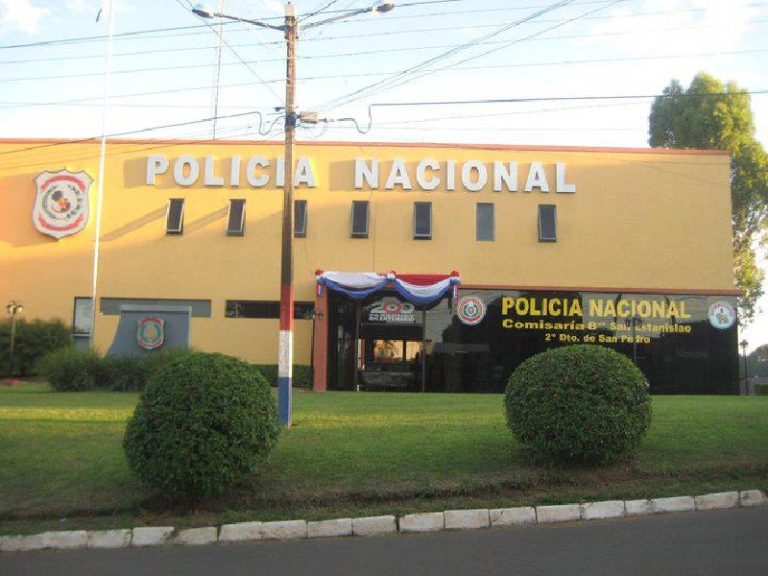 Un policía habría raptado a una menor