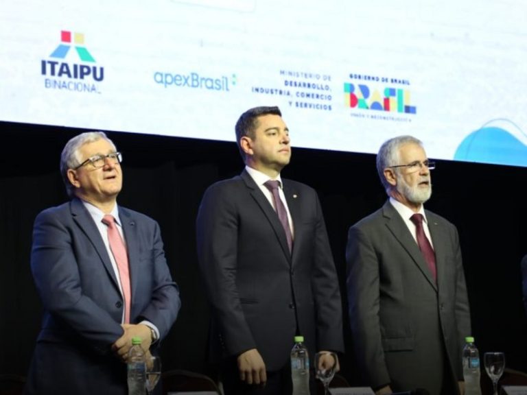 Vicepresidente apuntó a disminuir burocracia y reducir la evasión en Expo Paraguay Brasil