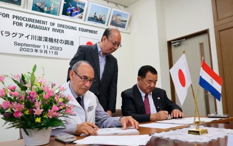 Japón suscribió contrato de construcción de los equipos de dragado para el río Paraguay