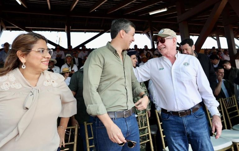 Santi Peña pide madurez política para resolver diferencias en acto de Concepción