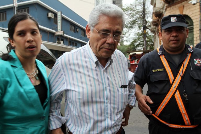 Jueza de ejecución ordena captura de Froilán Peralta por lesión de confianza en la UNA