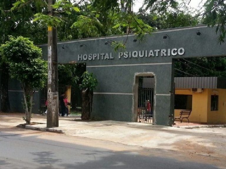 Tras denuncias, comitiva de autoridades verifican el Hospital Psiquiátrico