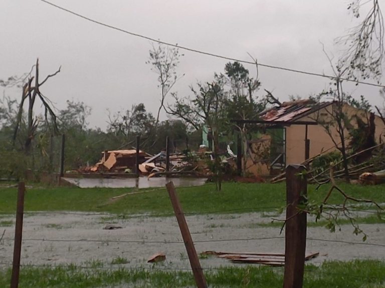 Temporal dejó destrucción y heridos en varios puntos del país