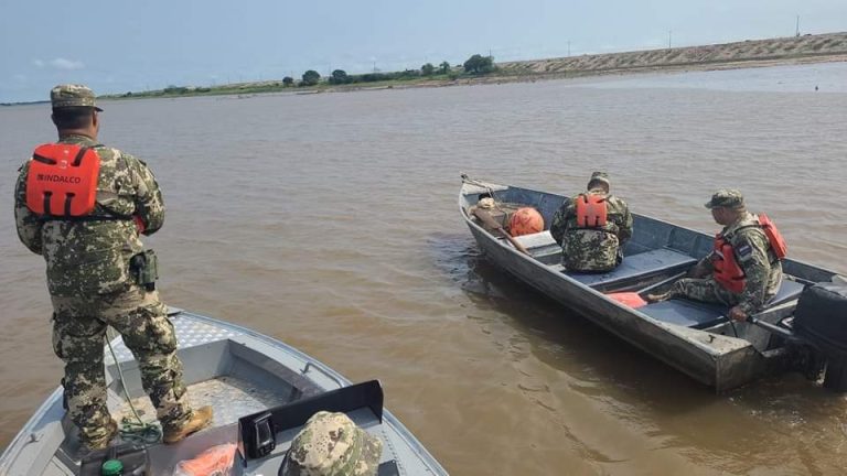 Armada intensifica búsqueda de militares desaparecidos en la desembocadura en el río Paraguay