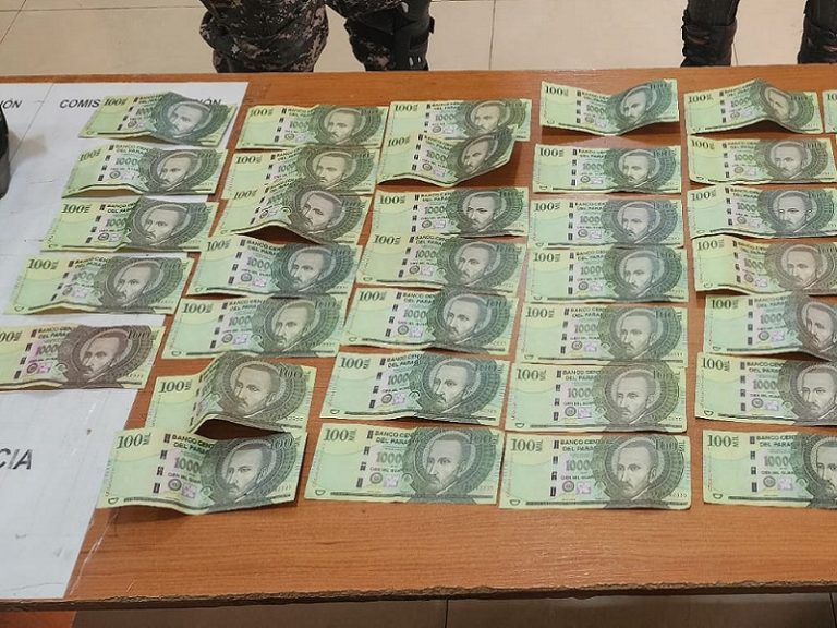 Linces lograron detener a hombre con gran cantidad de billetes falsificados