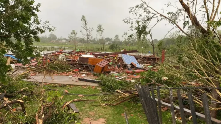 Santaní: Una niña fallece y 32 familias quedan sin casa por tornado