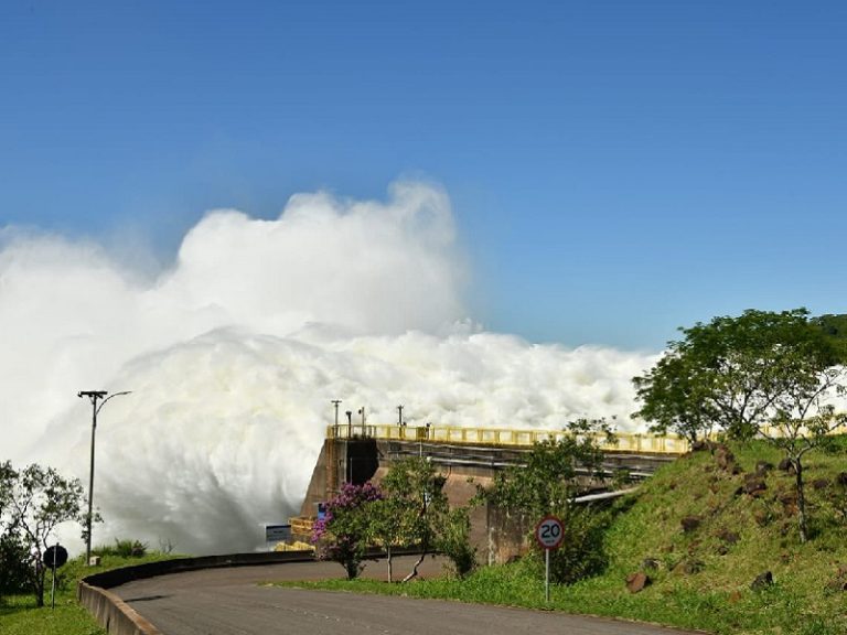 Itaipú convierte una necesidad en atracción turística