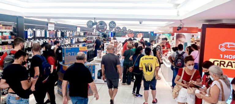 Gran expectativa por el inicio del Black Friday en Ciudad del Este