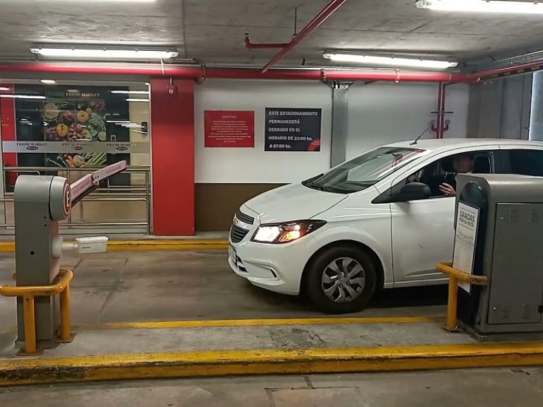 Shoppings ya no tendrán estacionamiento gratis