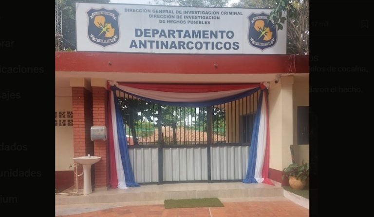 Policía detiene a 4 agentes antinarcóticos y cambia a un Jefe y a un Subjefe del área