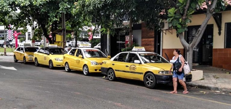 Muchos extrañaron a los taxistas en Navidad