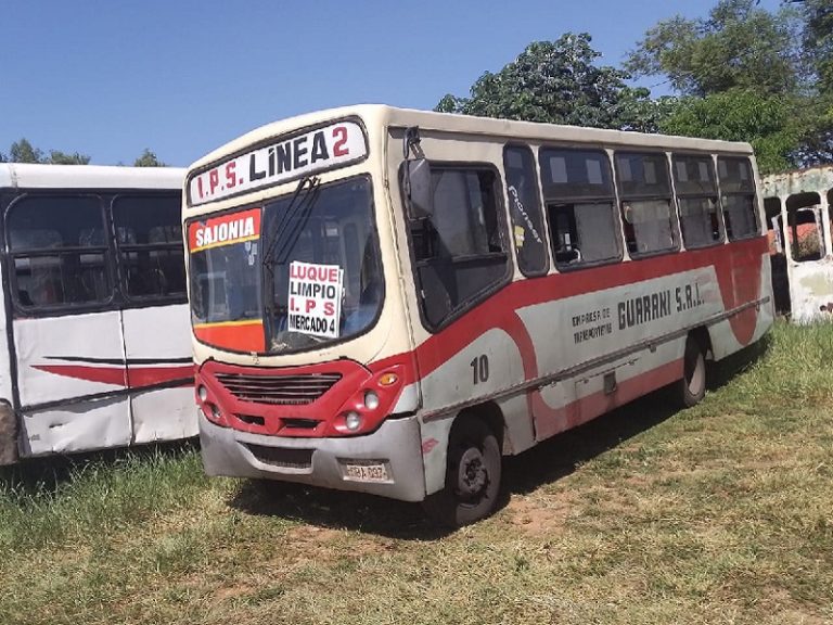 La informalidad en el transporte público dejó a un ómnibus en el corralón