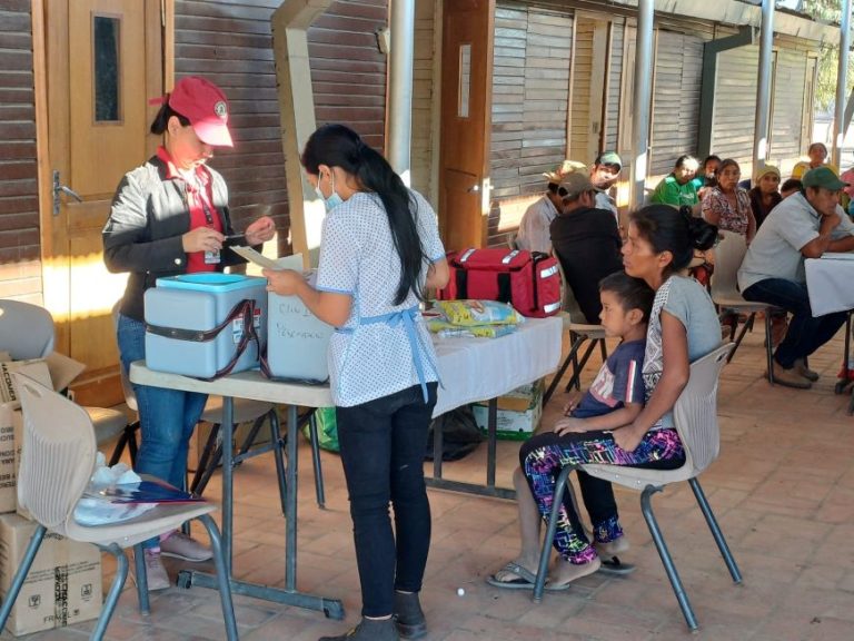 Asisten a 145 personas afectadas por la crecida del Pilcomayo