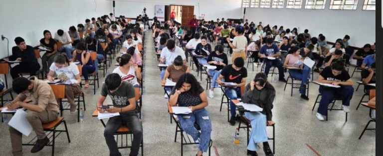 Menos de la mitad de los postulantes pasaron exigentes pruebas de becas del Estado