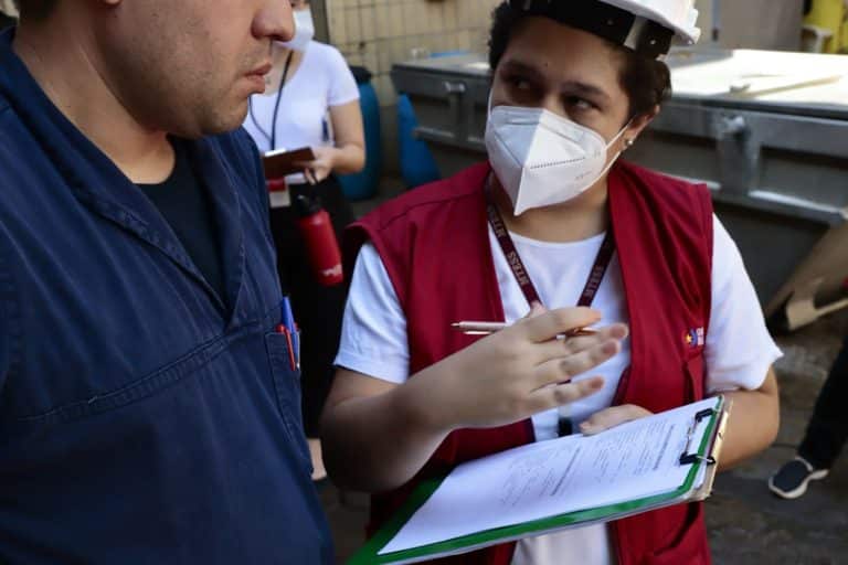 Familiares piden ayuda a la empresa Ochsi