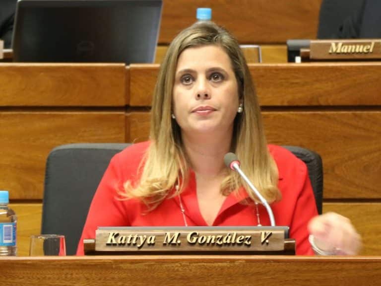 Sin quorum, no tratarán expulsión de senadora González