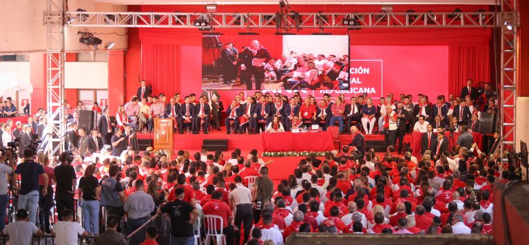 En curso la convención del Partido Colorado y Tadeo Rojas fue electo presidente