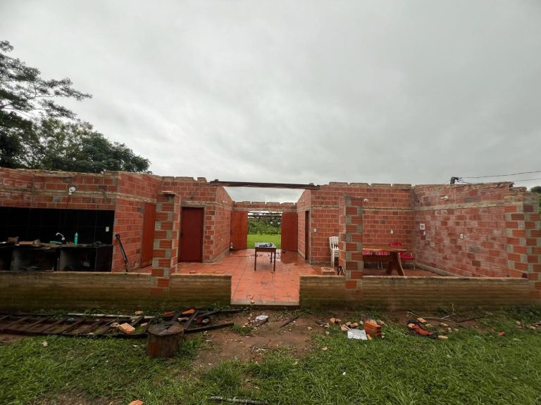 Breve tormenta causa destrozos en Paraguarí