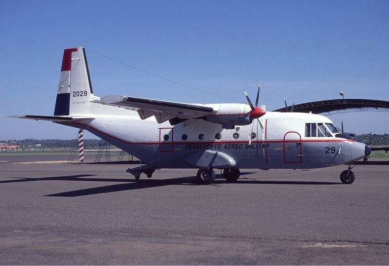 Avión de la FAP hizo una “excursión de pista” en el Silvio Pettirossi