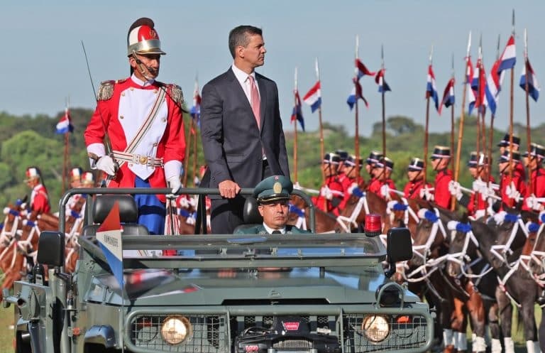 Presidente saludo a los jinetes en su día