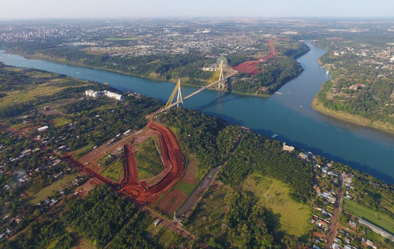 El Puente de Integración lleva un año finalizado y sin uso