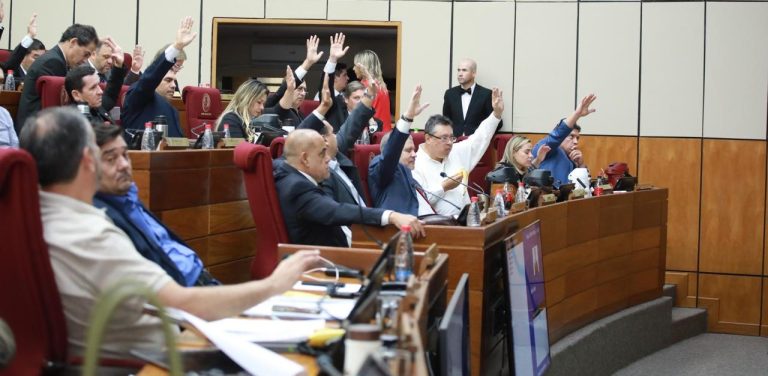 Mayoría del Senado devuelve los fueros a Hernán Rivas, Erico Galeano y Rafael Filizzola