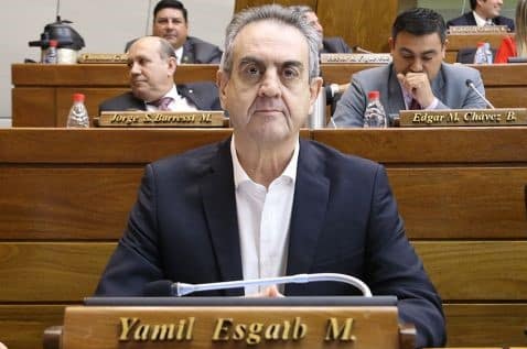 Diputado Yamil Esgaib pidió un «reglamento en serio para las patotas de la prensa»