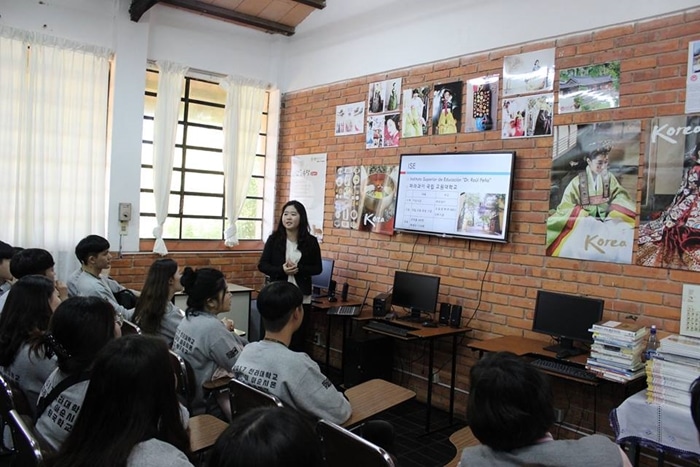 Enseñarán coreano en colegios secundarios de Paraguay