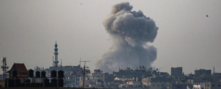 Israel desobedece fallo de la Corte Penal Internacional y sigue bombardeando sobre Gaza