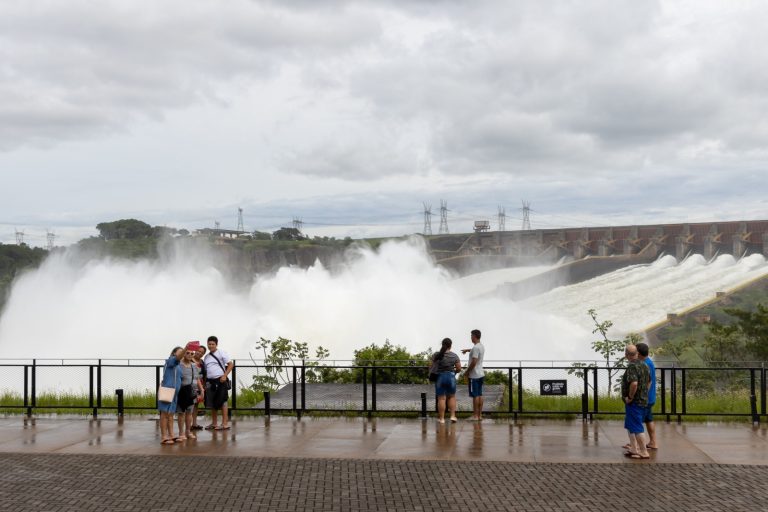 Senado llama a negociadores del acuerdo sobre la tarifa de Itaipú