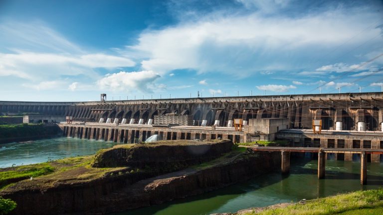 Brasil utilizará USD 900 millones para mantener tarifa de Itaipú