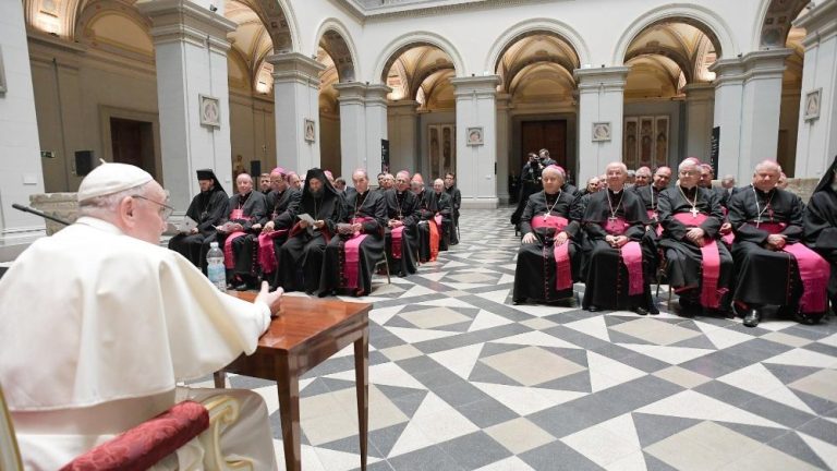 El Papa ya no quiere «maricones» en los seminarios, según diario italiano