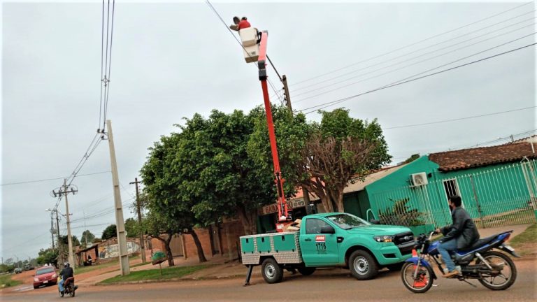 Tras acuerdo sobre Itaipú, ANDE tiene la misión de invertir  en redes eléctricas, informó Peña